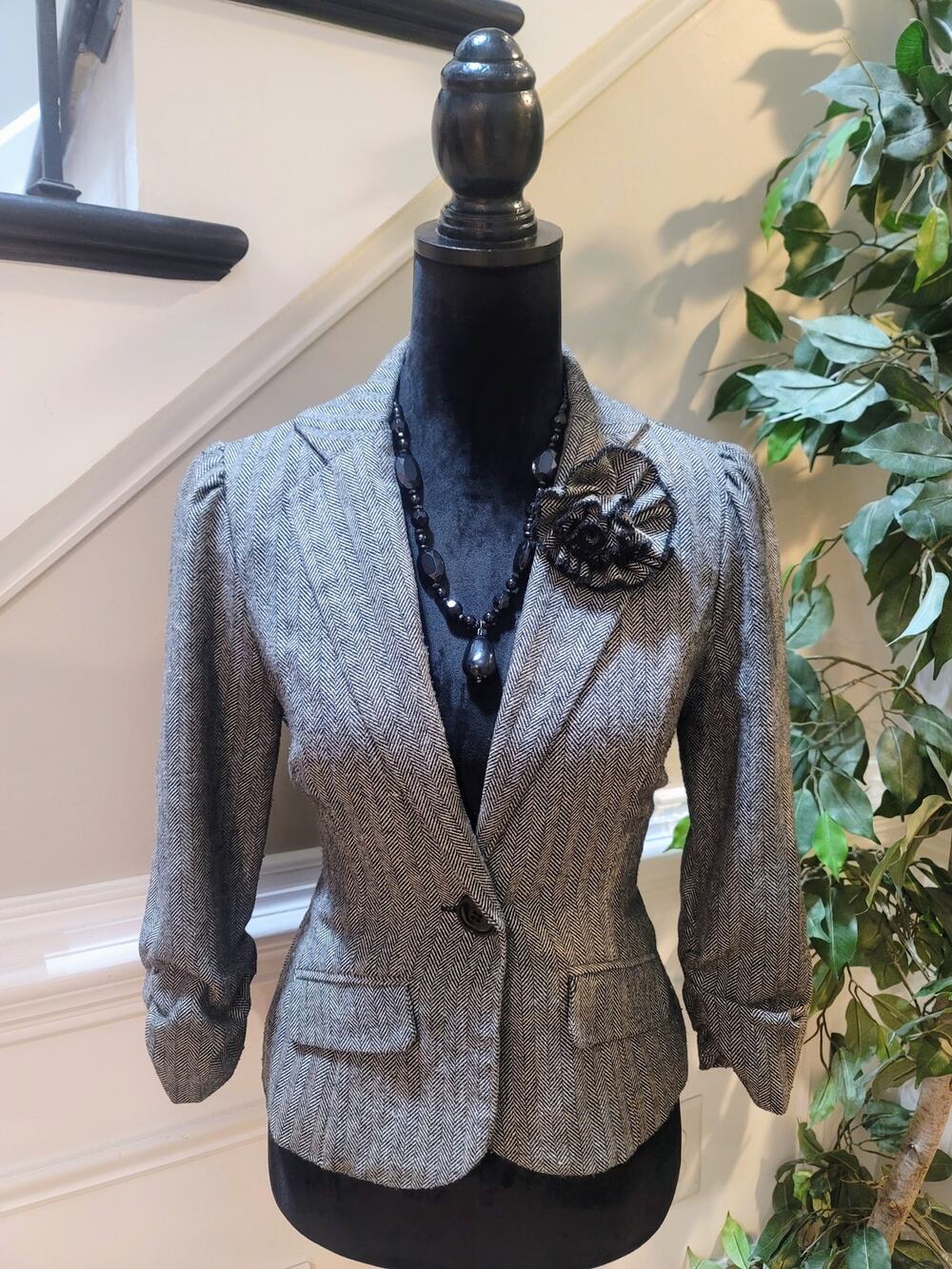 Stooshy Tweed Blazer Women’s Medium Gray Herringbone Ruched Sleeve Faux Pockets